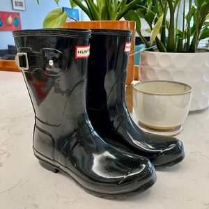 Hunter Women's Original Short Rain Boot, Glossy Black size 7